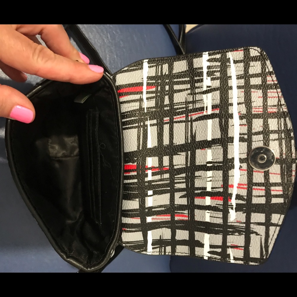 Vera Bradley tassel crossbody - Picture 8 of 16
